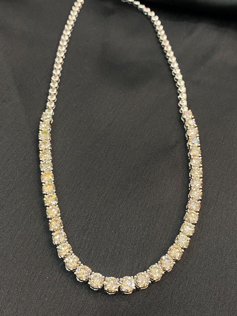 Classic Round Brilliant Graduated Diamonds Tennis Necklace