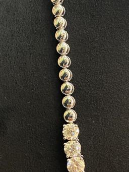 Classic Round Brilliant Graduated Diamonds Tennis Necklace - Image 4
